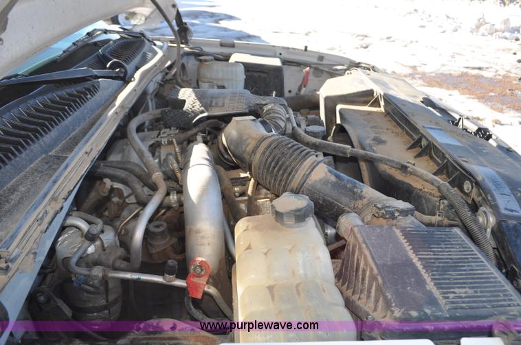 image for item F2176 2003 Chevrolet Silverado 2500HD Ext. Cab pickup truck