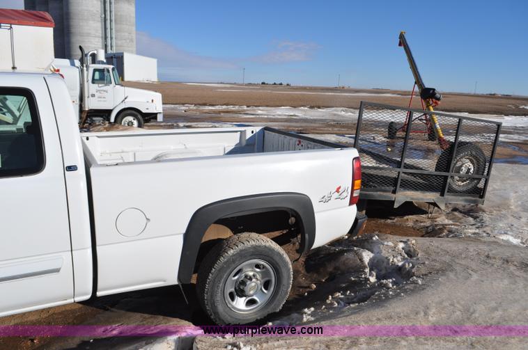 image for item F2176 2003 Chevrolet Silverado 2500HD Ext. Cab pickup truck