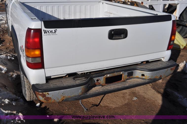 image for item F2176 2003 Chevrolet Silverado 2500HD Ext. Cab pickup truck