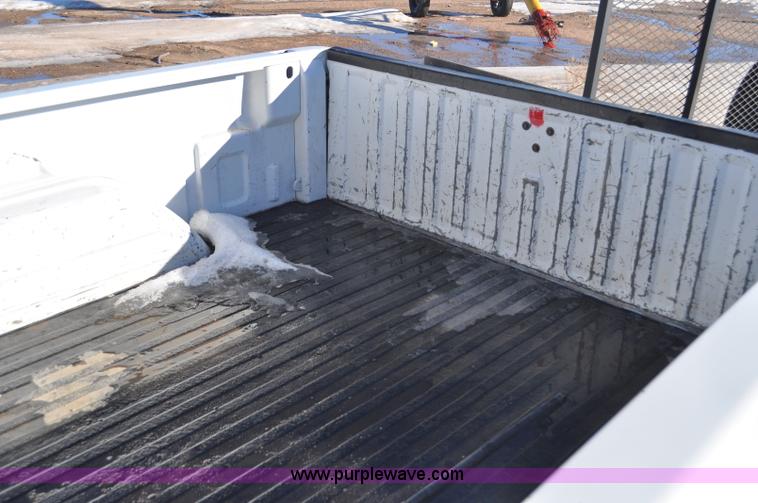 image for item F2176 2003 Chevrolet Silverado 2500HD Ext. Cab pickup truck