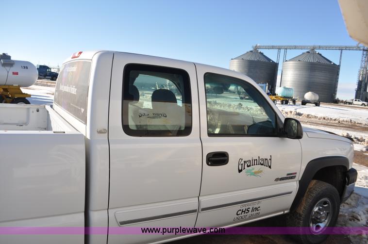 image for item F2176 2003 Chevrolet Silverado 2500HD Ext. Cab pickup truck