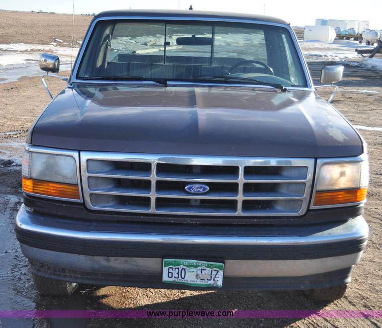 image for item F2178 1993 Ford F150 XLT pickup truck