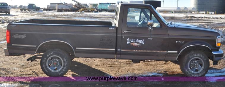image for item F2178 1993 Ford F150 XLT pickup truck