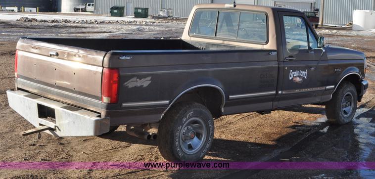 image for item F2178 1993 Ford F150 XLT pickup truck