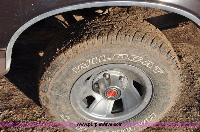 image for item F2178 1993 Ford F150 XLT pickup truck