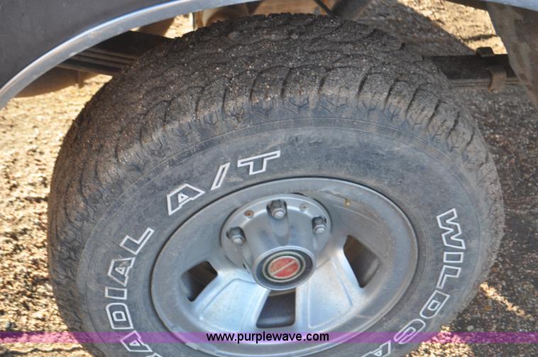 image for item F2178 1993 Ford F150 XLT pickup truck