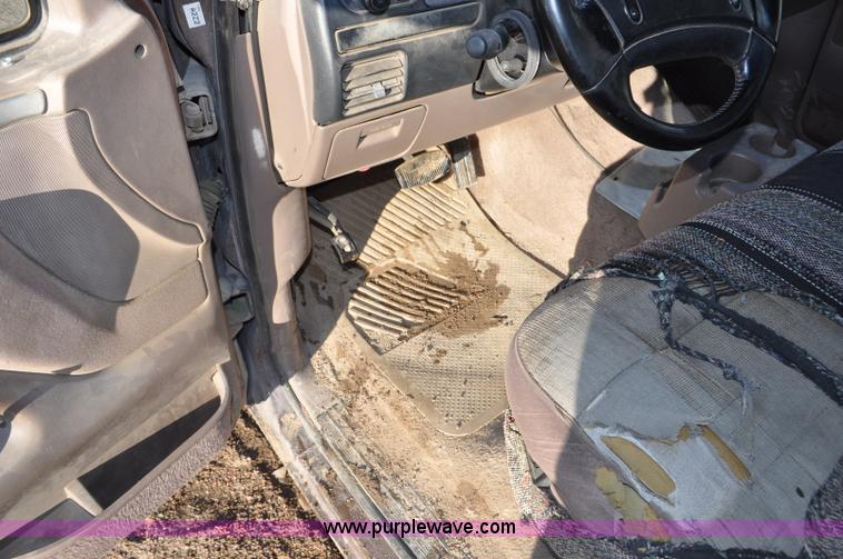 image for item F2178 1993 Ford F150 XLT pickup truck