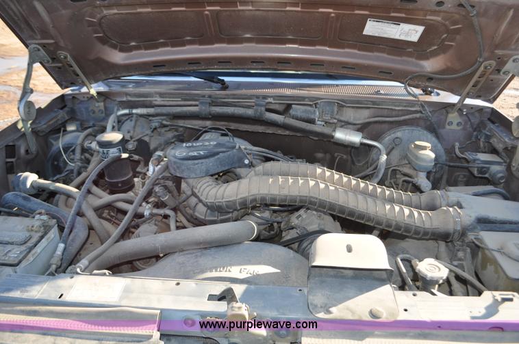 image for item F2178 1993 Ford F150 XLT pickup truck