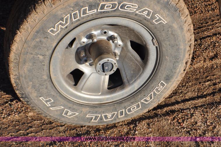 image for item F2178 1993 Ford F150 XLT pickup truck