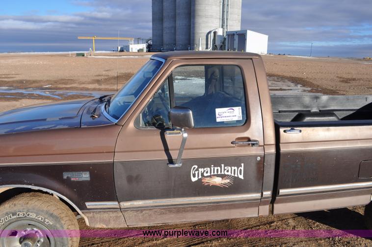 image for item F2178 1993 Ford F150 XLT pickup truck