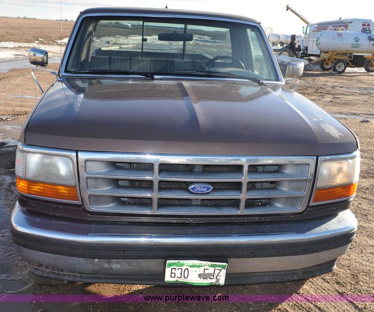 image for item F2178 1993 Ford F150 XLT pickup truck