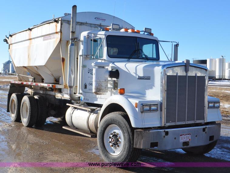 image for item F2180 1986 Kenworth W900 dry fertilizer tender truck