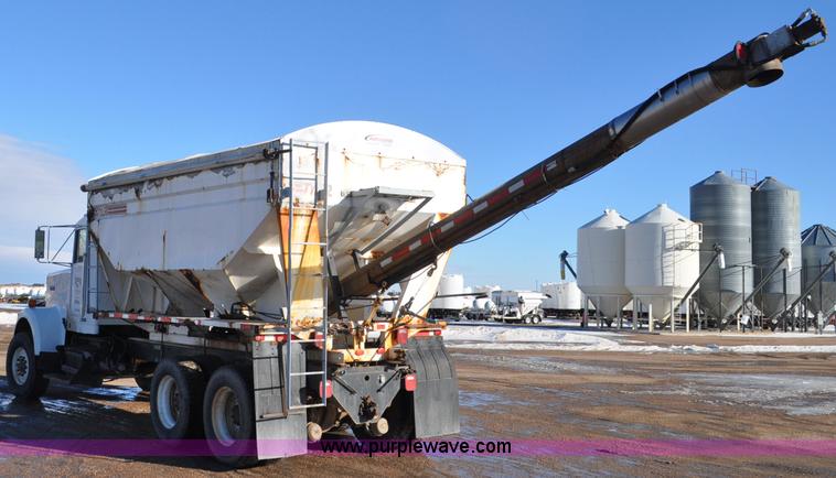 image for item F2180 1986 Kenworth W900 dry fertilizer tender truck