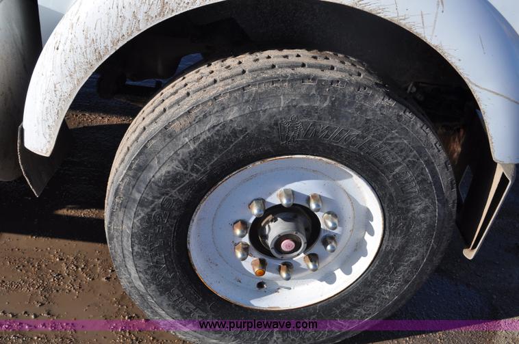 image for item F2180 1986 Kenworth W900 dry fertilizer tender truck