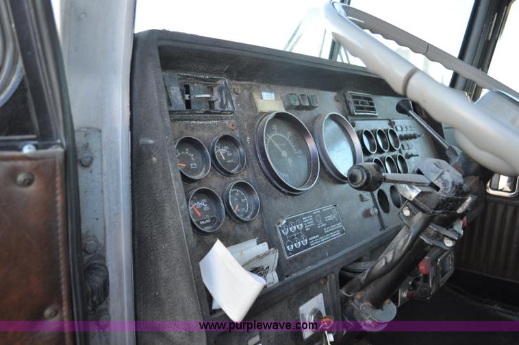 image for item F2180 1986 Kenworth W900 dry fertilizer tender truck