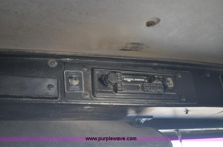 image for item F2180 1986 Kenworth W900 dry fertilizer tender truck