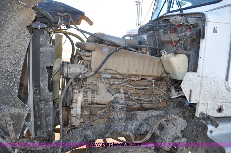 image for item F2180 1986 Kenworth W900 dry fertilizer tender truck