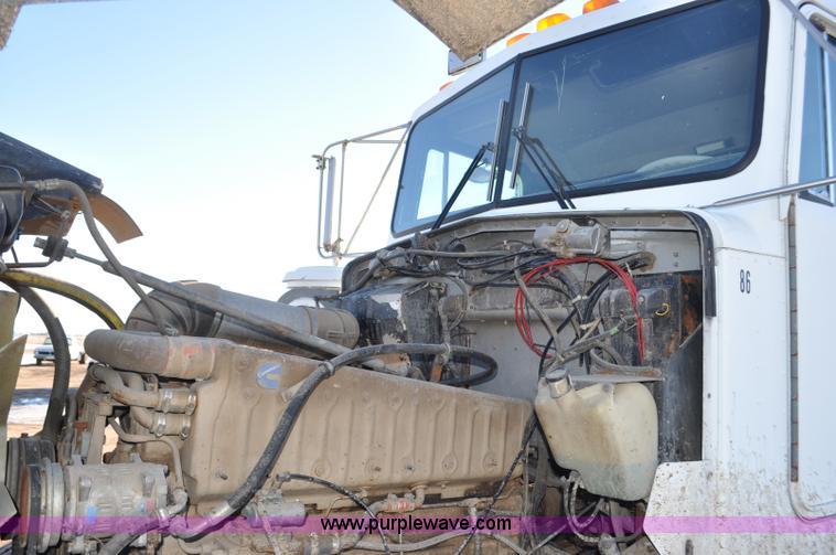 image for item F2180 1986 Kenworth W900 dry fertilizer tender truck