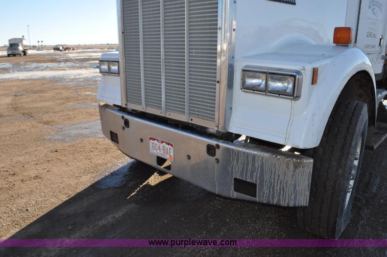 image for item F2180 1986 Kenworth W900 dry fertilizer tender truck