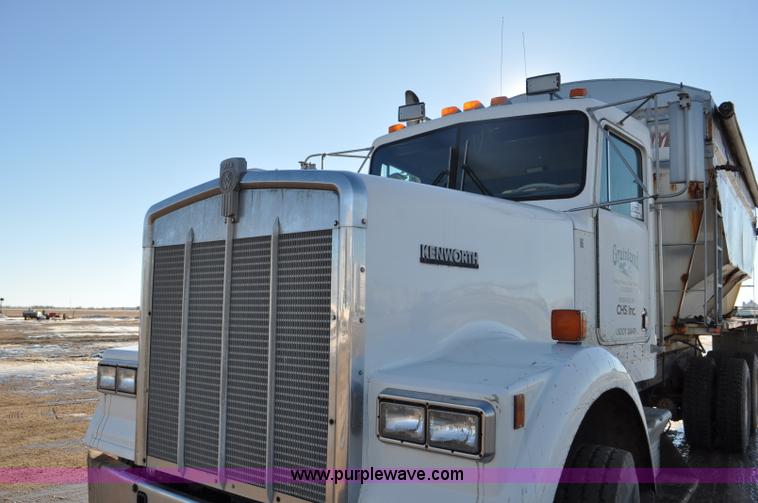 image for item F2180 1986 Kenworth W900 dry fertilizer tender truck