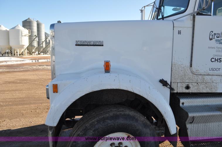 image for item F2180 1986 Kenworth W900 dry fertilizer tender truck