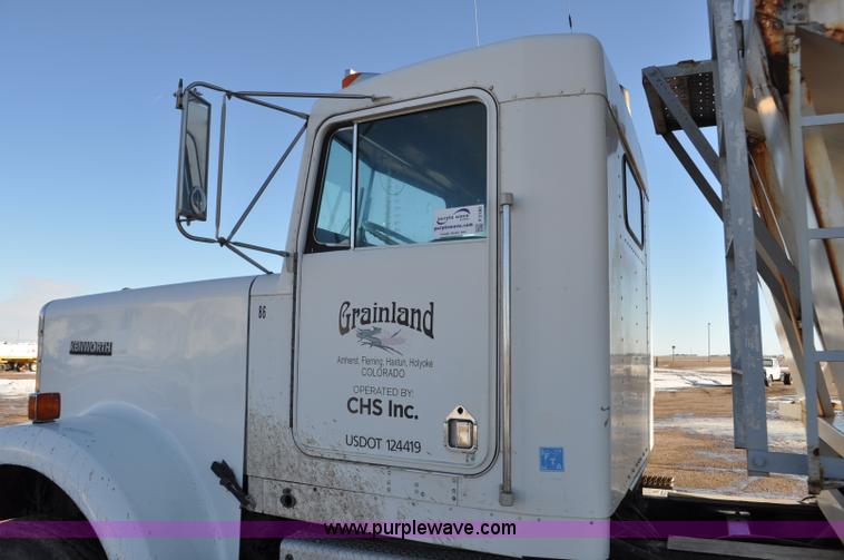 image for item F2180 1986 Kenworth W900 dry fertilizer tender truck