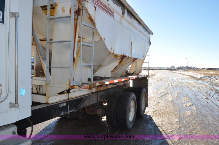 image for item F2180 1986 Kenworth W900 dry fertilizer tender truck