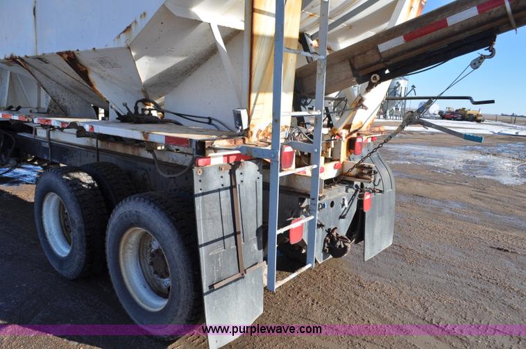 image for item F2180 1986 Kenworth W900 dry fertilizer tender truck