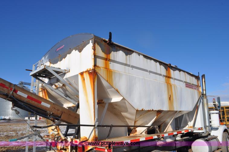 image for item F2180 1986 Kenworth W900 dry fertilizer tender truck