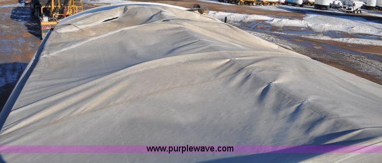 image for item F2180 1986 Kenworth W900 dry fertilizer tender truck