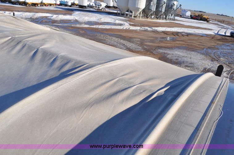 image for item F2180 1986 Kenworth W900 dry fertilizer tender truck