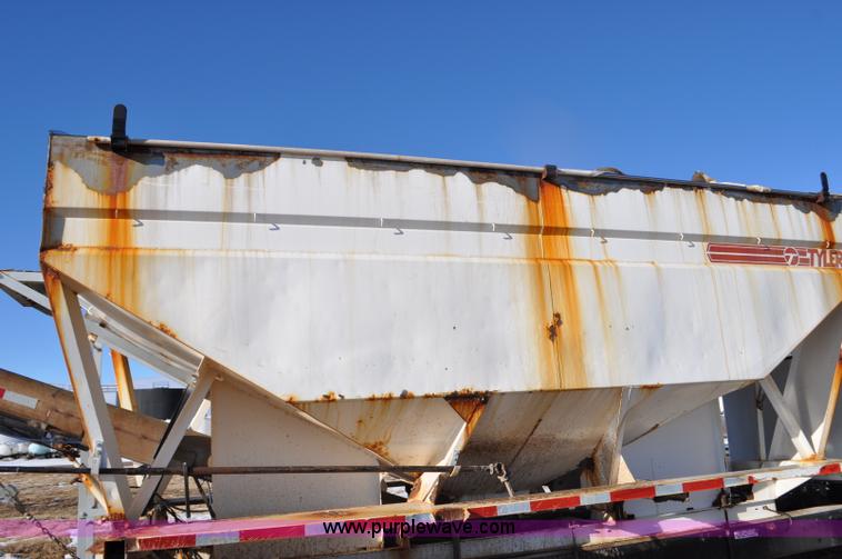 image for item F2180 1986 Kenworth W900 dry fertilizer tender truck