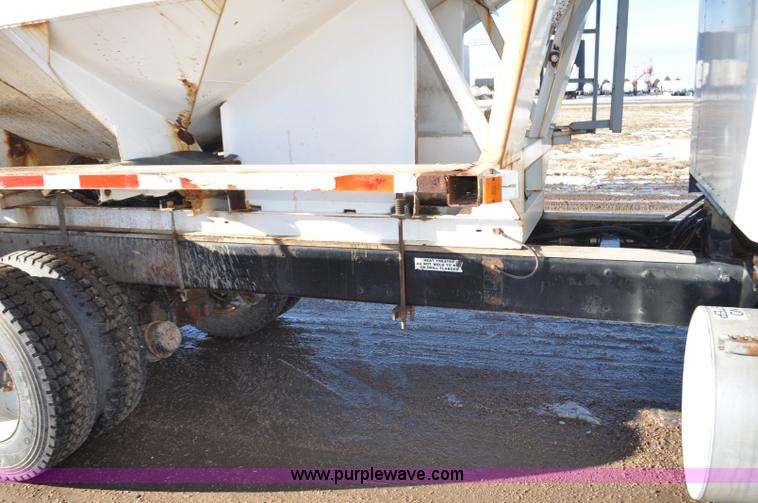 image for item F2180 1986 Kenworth W900 dry fertilizer tender truck