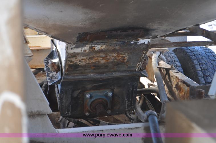 image for item F2180 1986 Kenworth W900 dry fertilizer tender truck