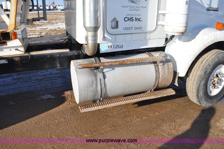 image for item F2180 1986 Kenworth W900 dry fertilizer tender truck