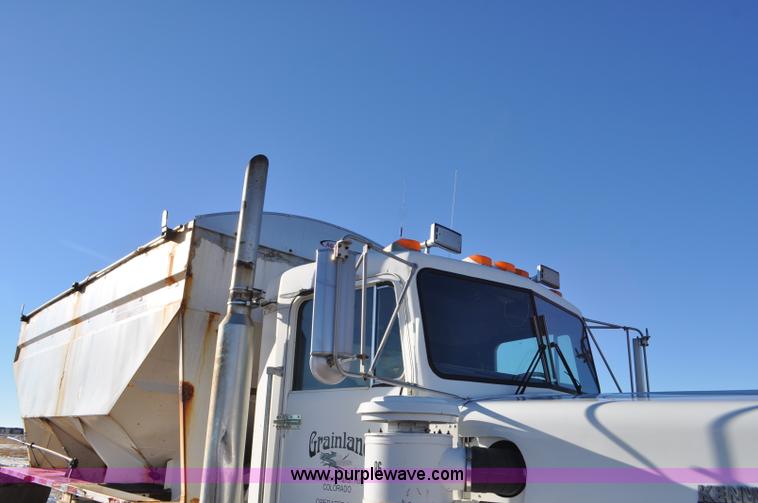 image for item F2180 1986 Kenworth W900 dry fertilizer tender truck