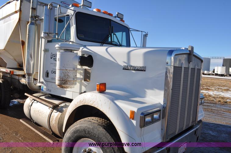 image for item F2180 1986 Kenworth W900 dry fertilizer tender truck