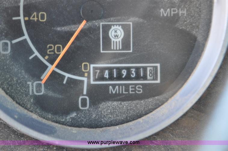 image for item F2180 1986 Kenworth W900 dry fertilizer tender truck