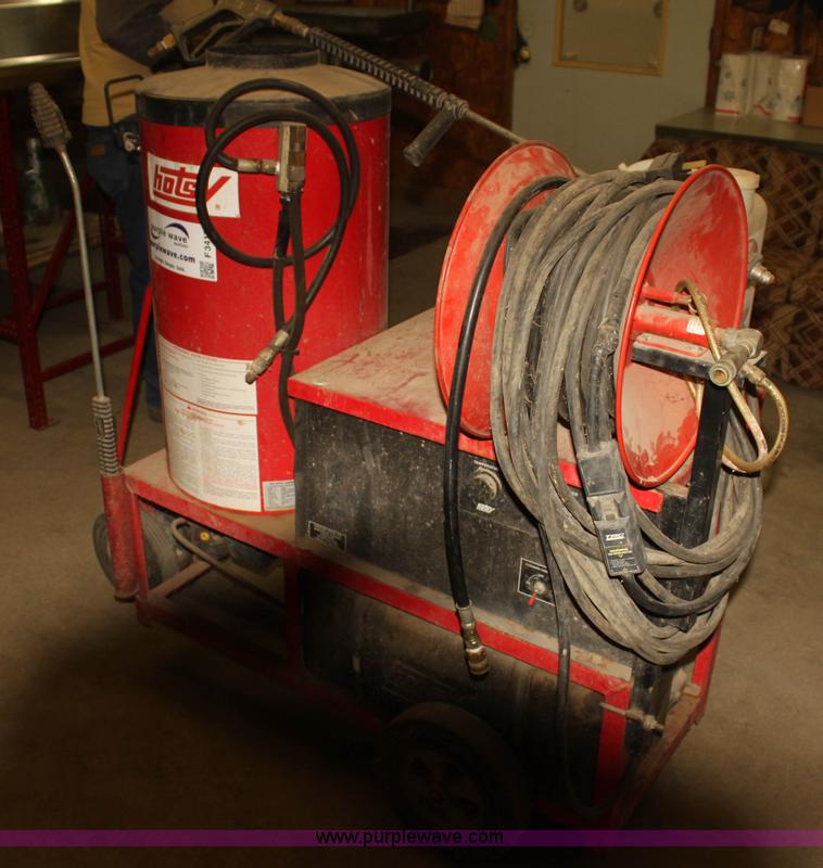 image for item F3417 Hotsy 980B hot water pressure washer