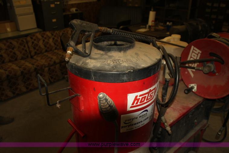 image for item F3417 Hotsy 980B hot water pressure washer