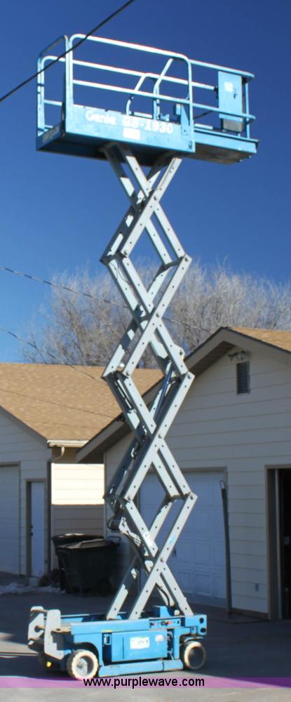 image for item F3436 Genie GS1930 scissor lift