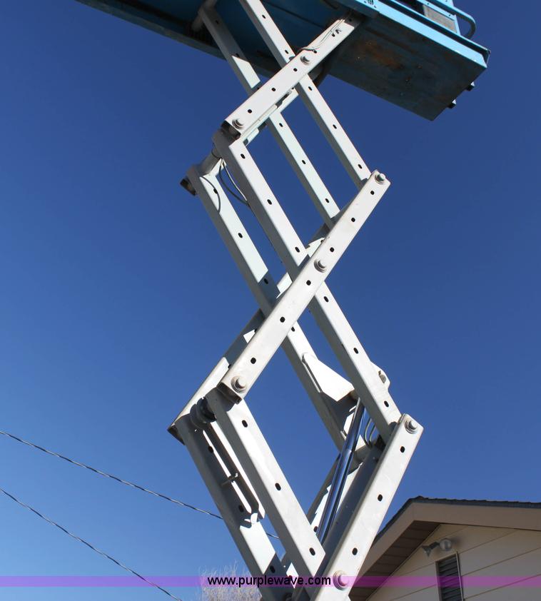 image for item F3436 Genie GS1930 scissor lift