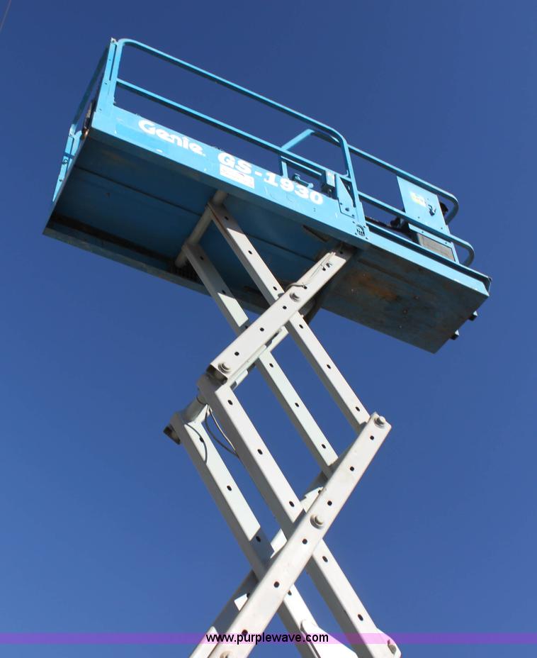 image for item F3436 Genie GS1930 scissor lift