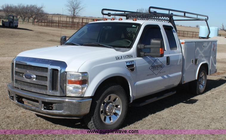 image for item F3452 2008 Ford F250 Super Duty XLT utility truck