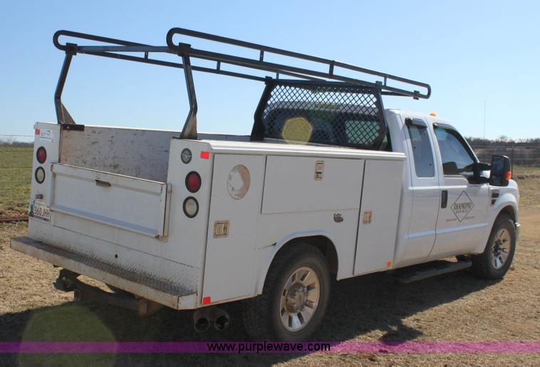 image for item F3452 2008 Ford F250 Super Duty XLT utility truck