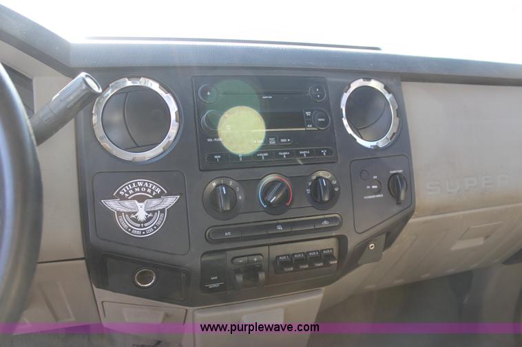 image for item F3452 2008 Ford F250 Super Duty XLT utility truck