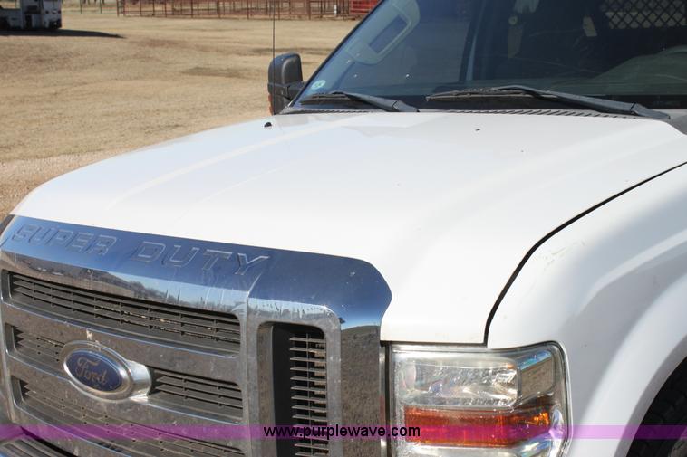 image for item F3452 2008 Ford F250 Super Duty XLT utility truck