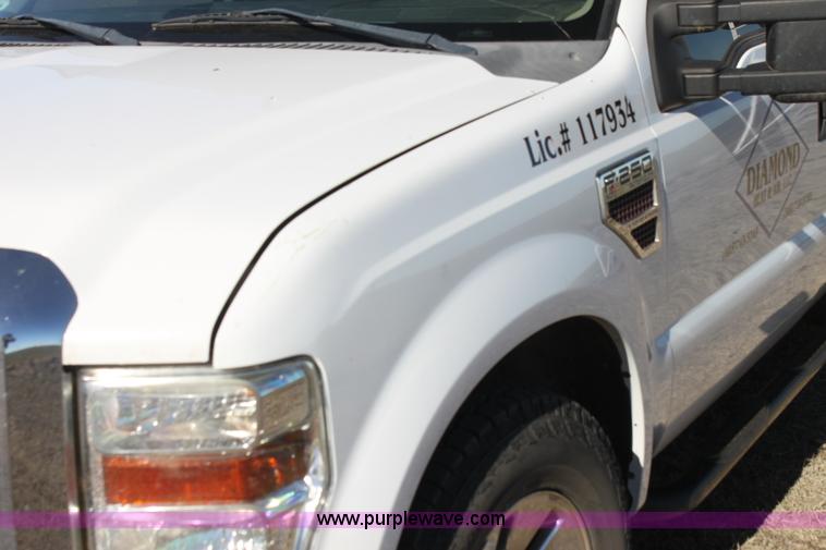 image for item F3452 2008 Ford F250 Super Duty XLT utility truck
