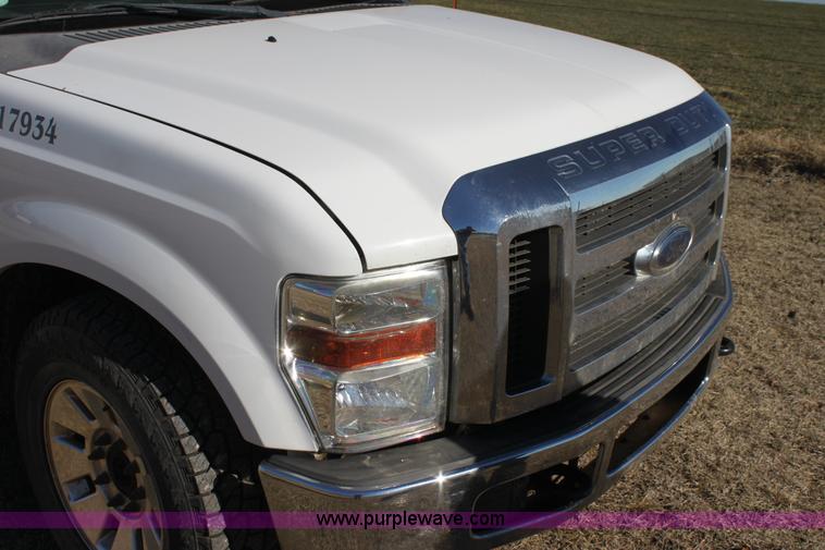 image for item F3452 2008 Ford F250 Super Duty XLT utility truck