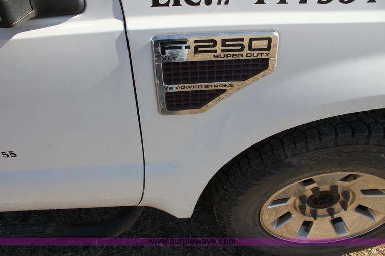 image for item F3452 2008 Ford F250 Super Duty XLT utility truck